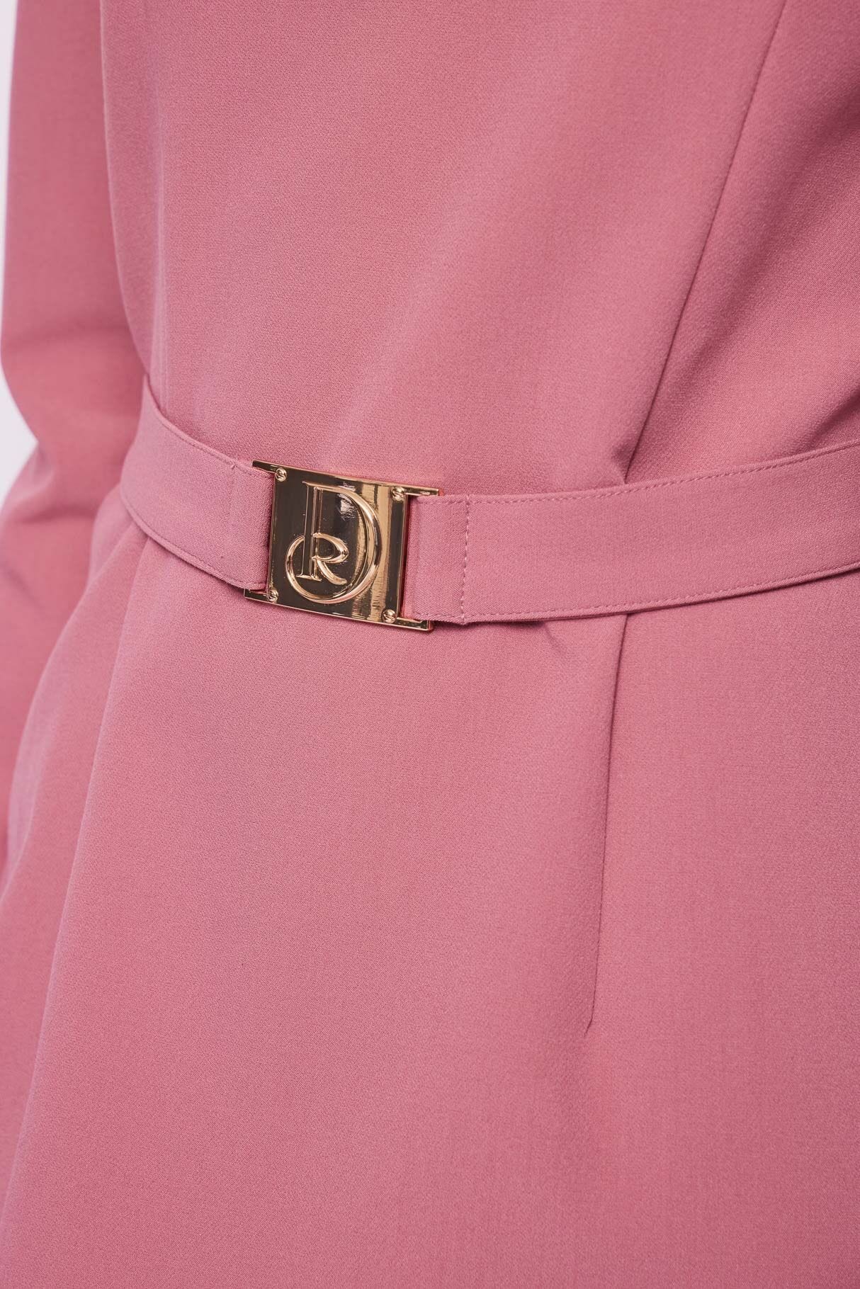 Vestito rosa con cintura