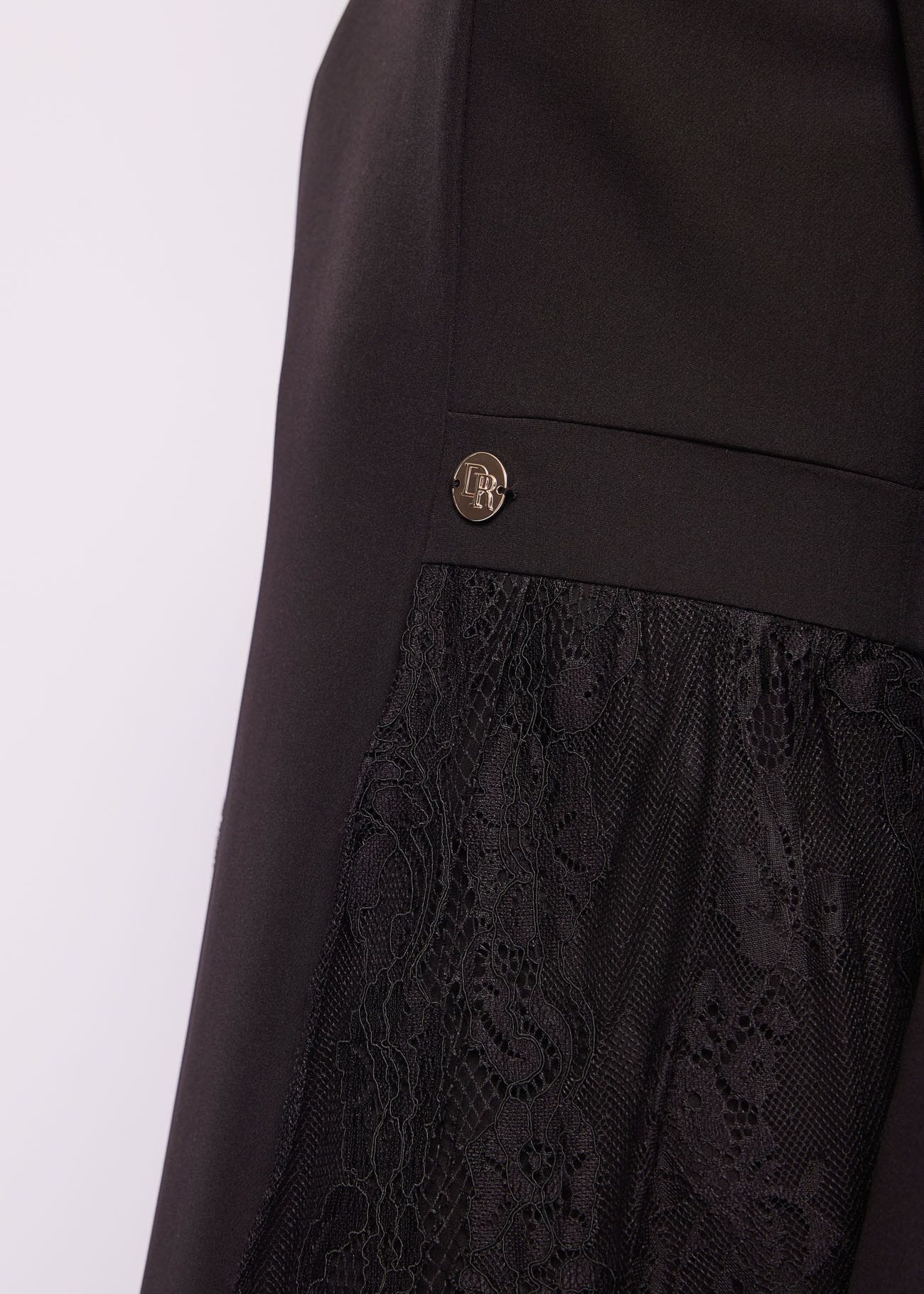 Vestido negro con encaje