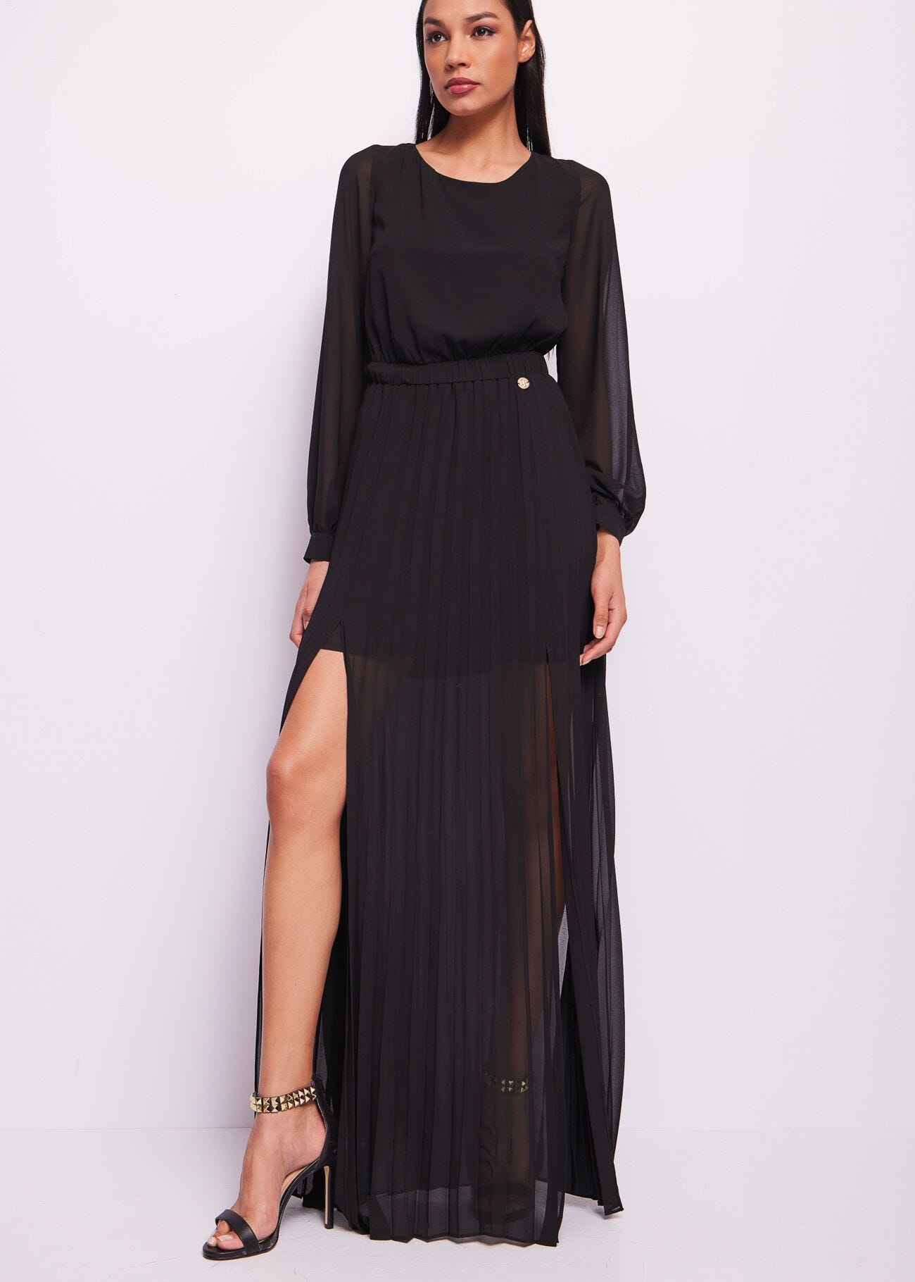 Vestido largo negro plisado