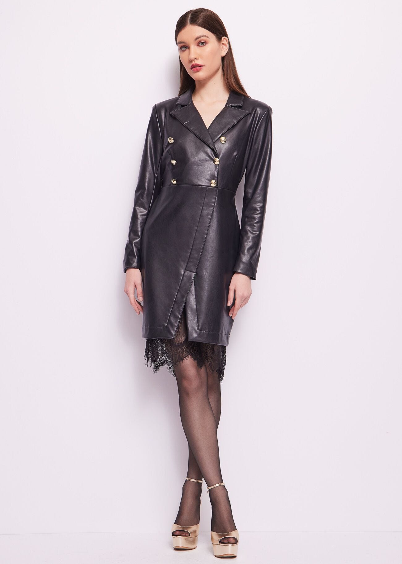 Vestido de polipiel negra con encaje