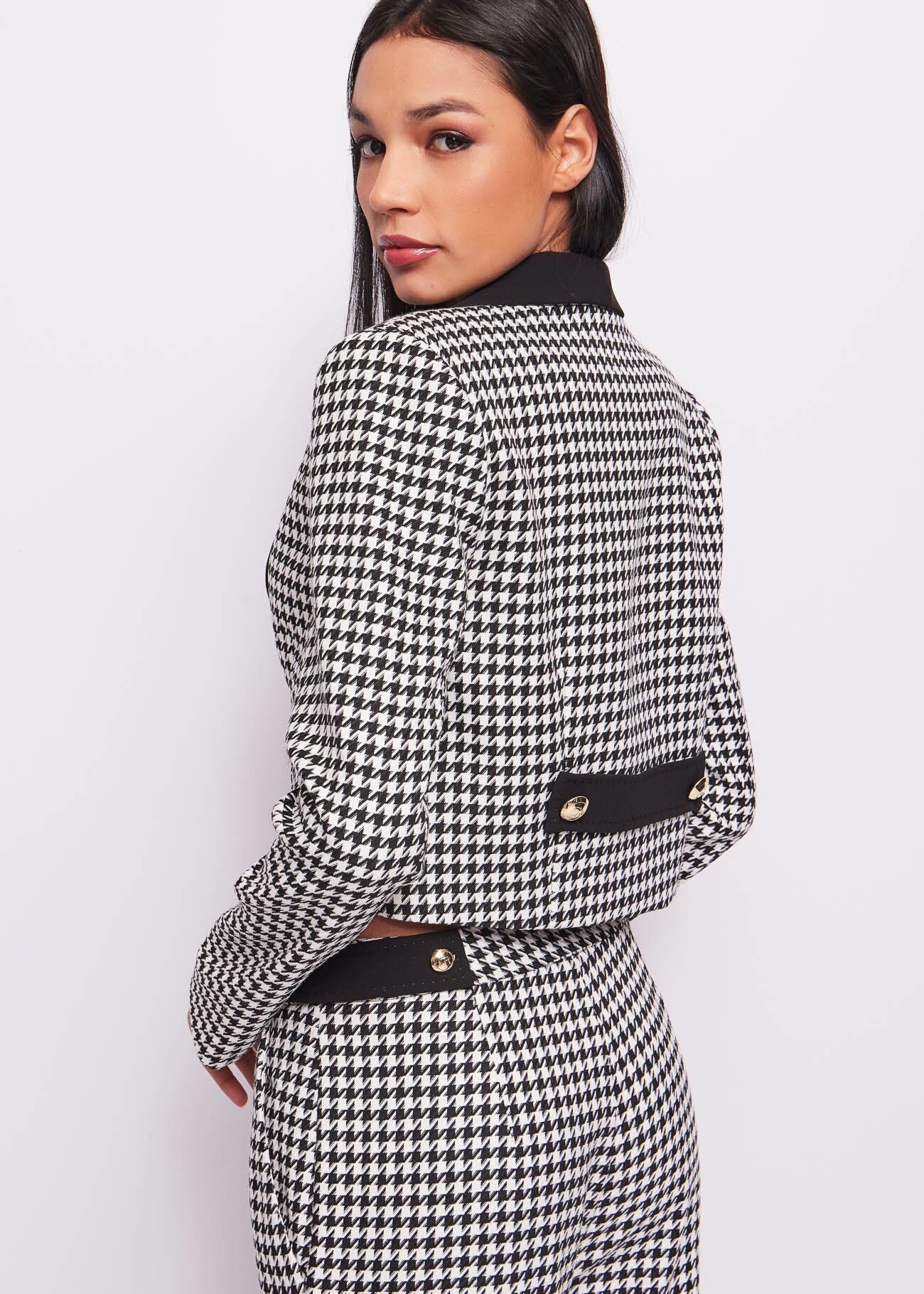 Cropped houndstooth blazer