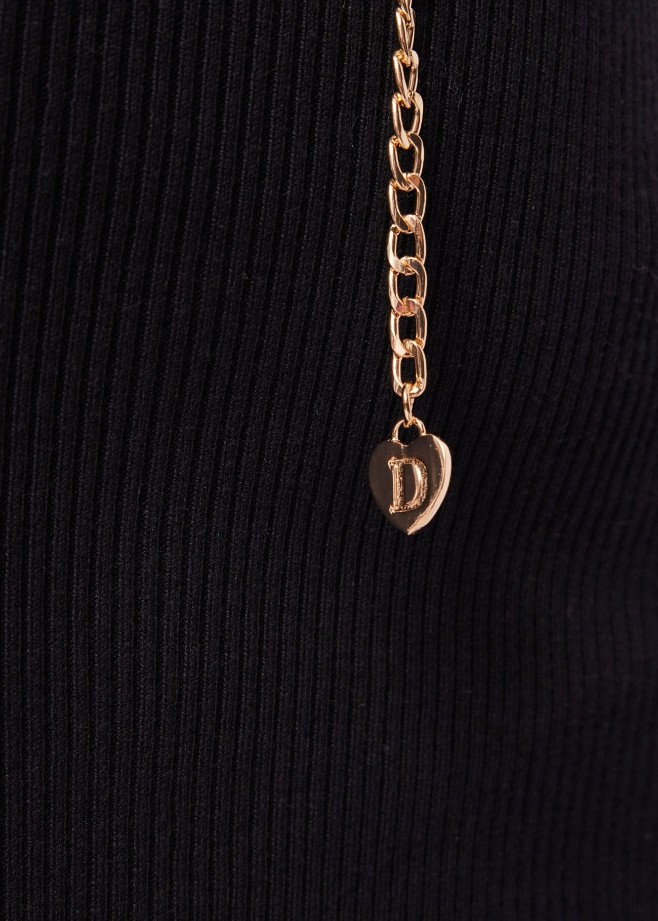 Chain belt with logo