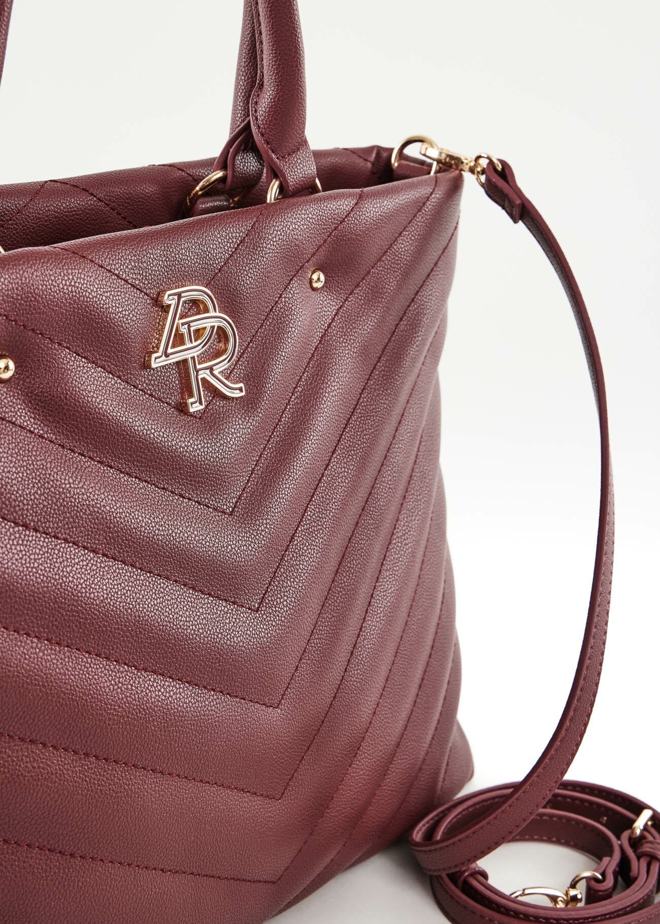 Red, quilted shopper bag
