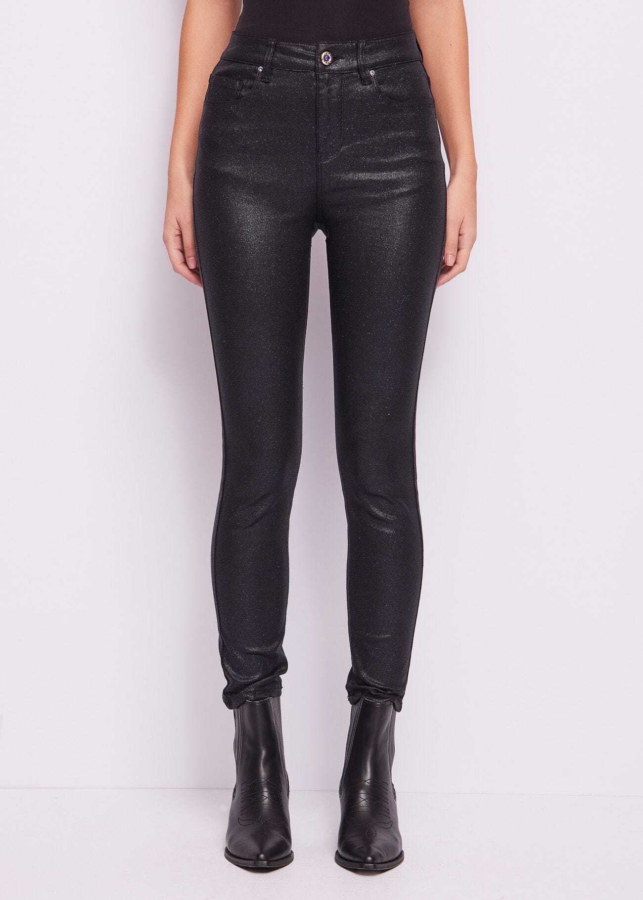Skinny jeans in shiny denim