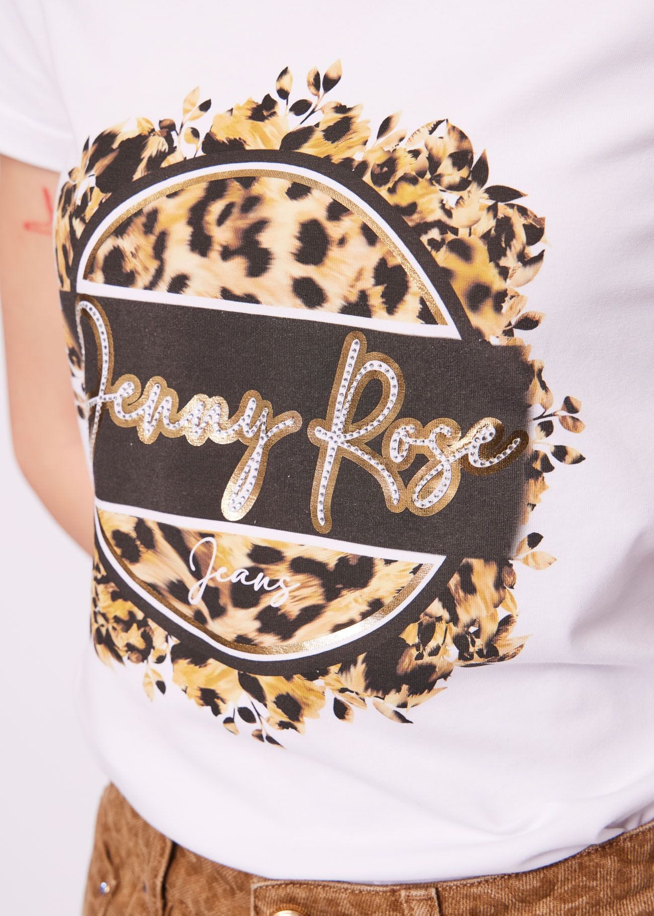 White cotton t-shirt with logo