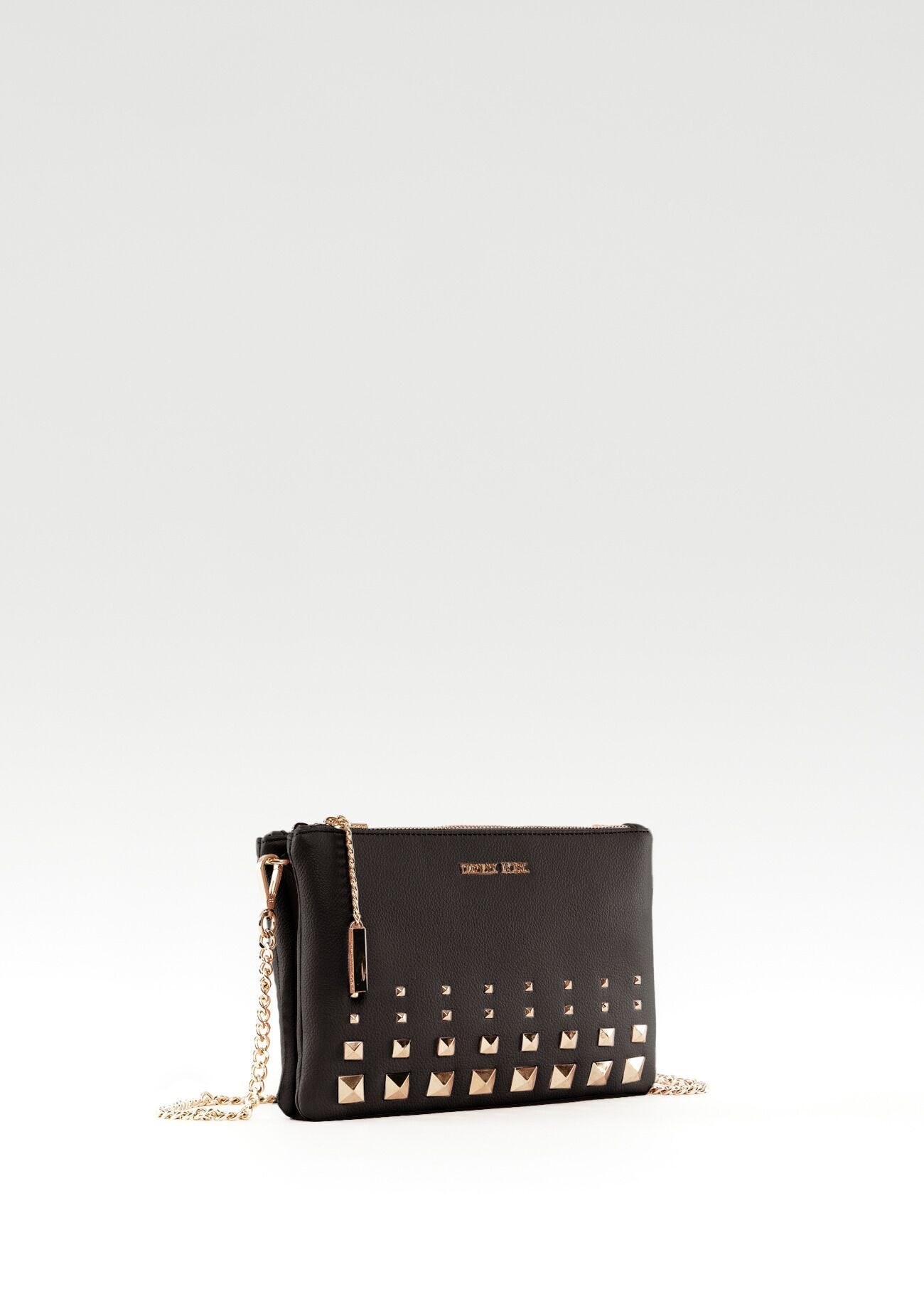 Bandolera negra con tachuelas