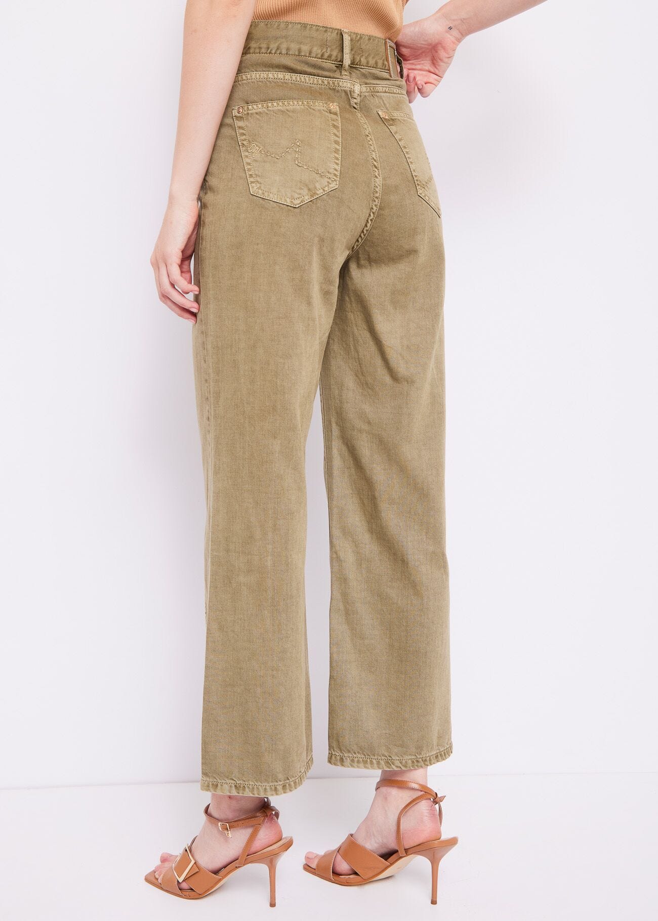 Cropped trousers with embroidery