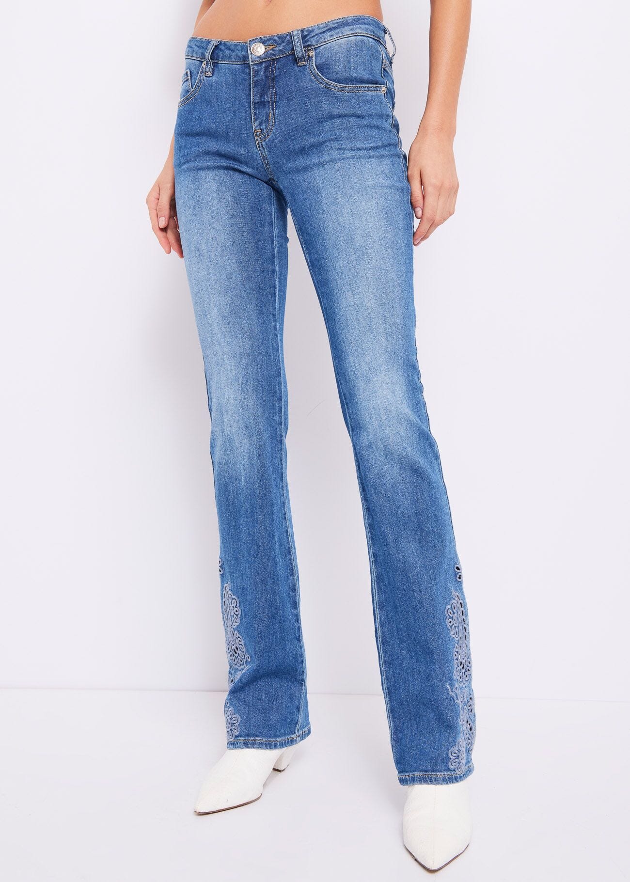 Bootcut jeans with embroidery