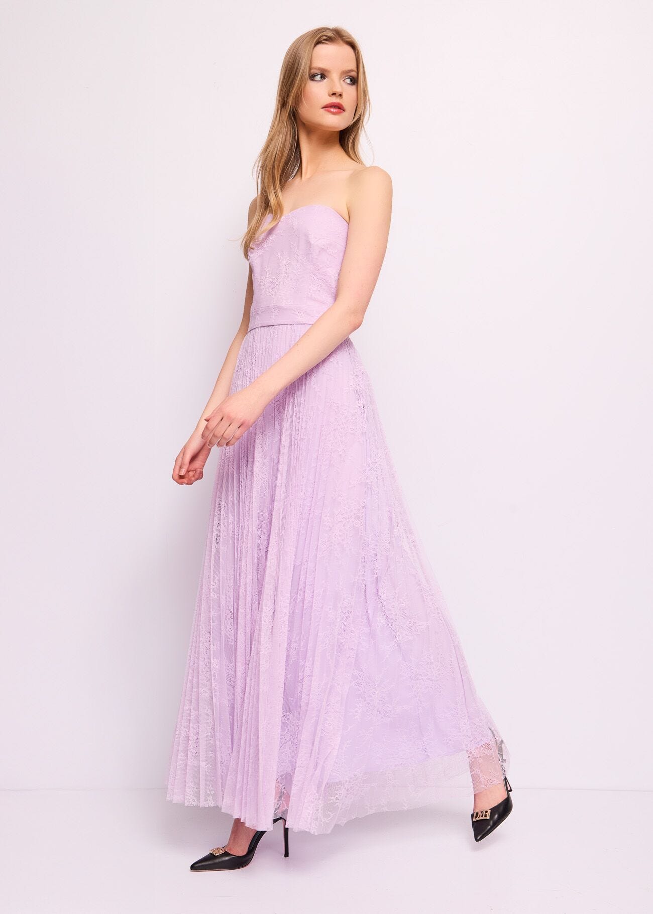 Abito lungo lilla con pizzo