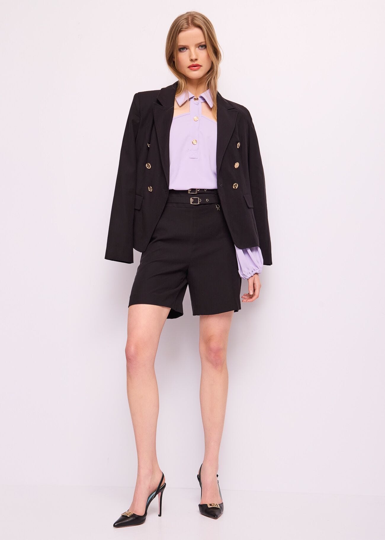 Blusa lilla con bottoni