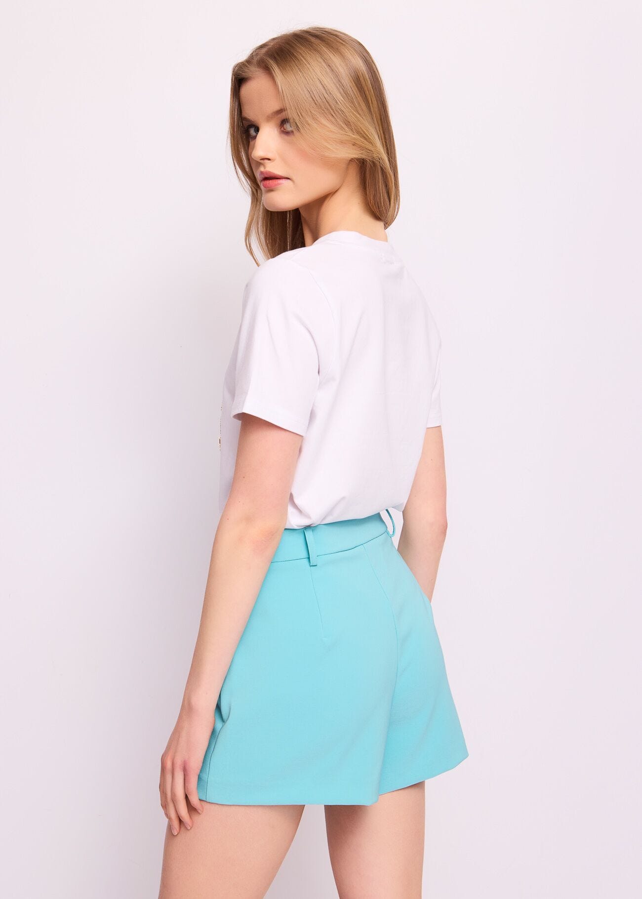 T-shirt in cotone con borchie