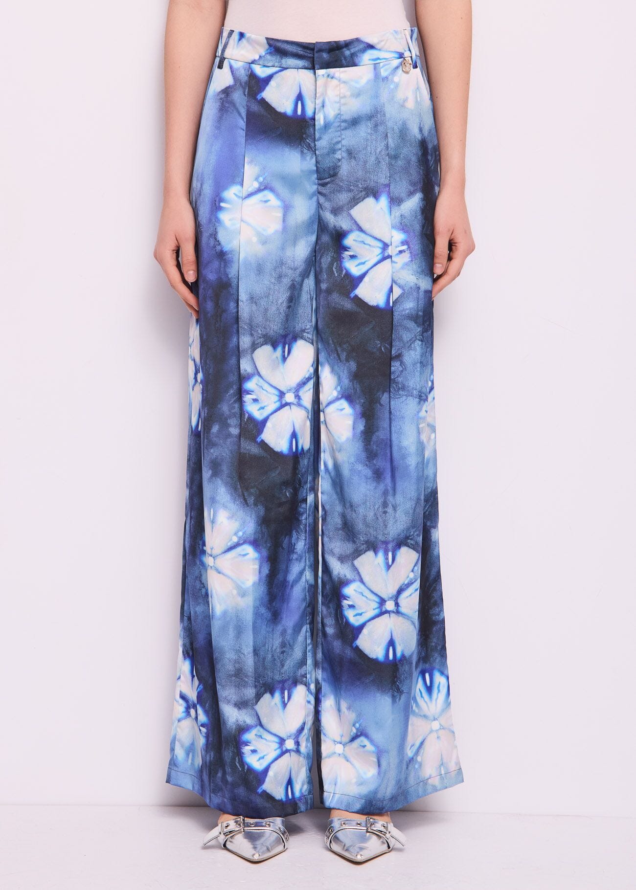 Pantaloni blu in raso stampato