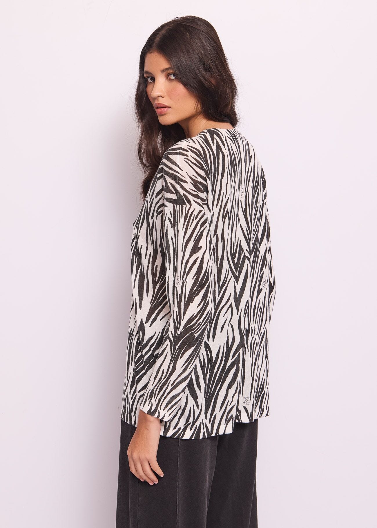 Oversized jumper with animal print
