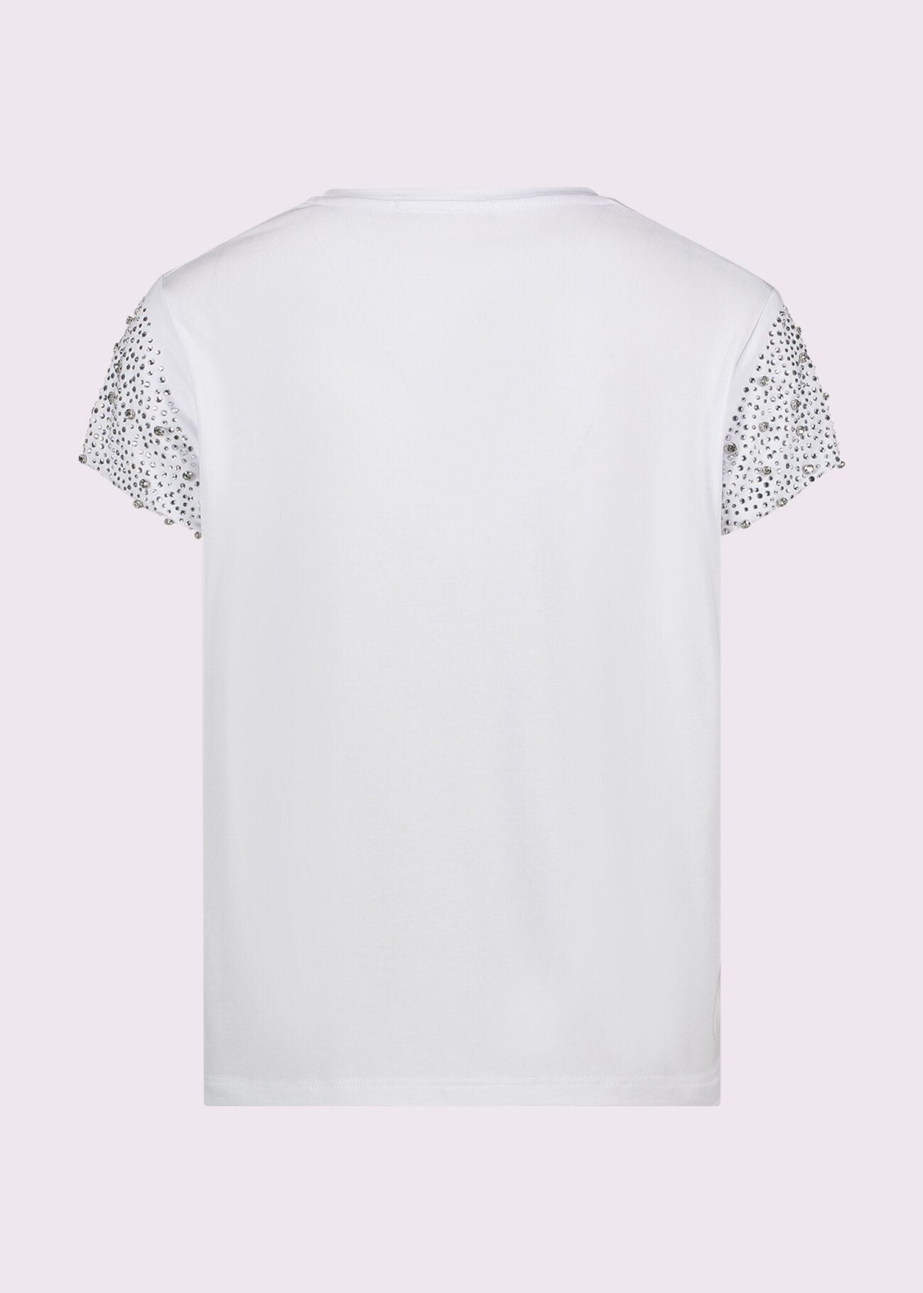 Camiseta blanca con apliques