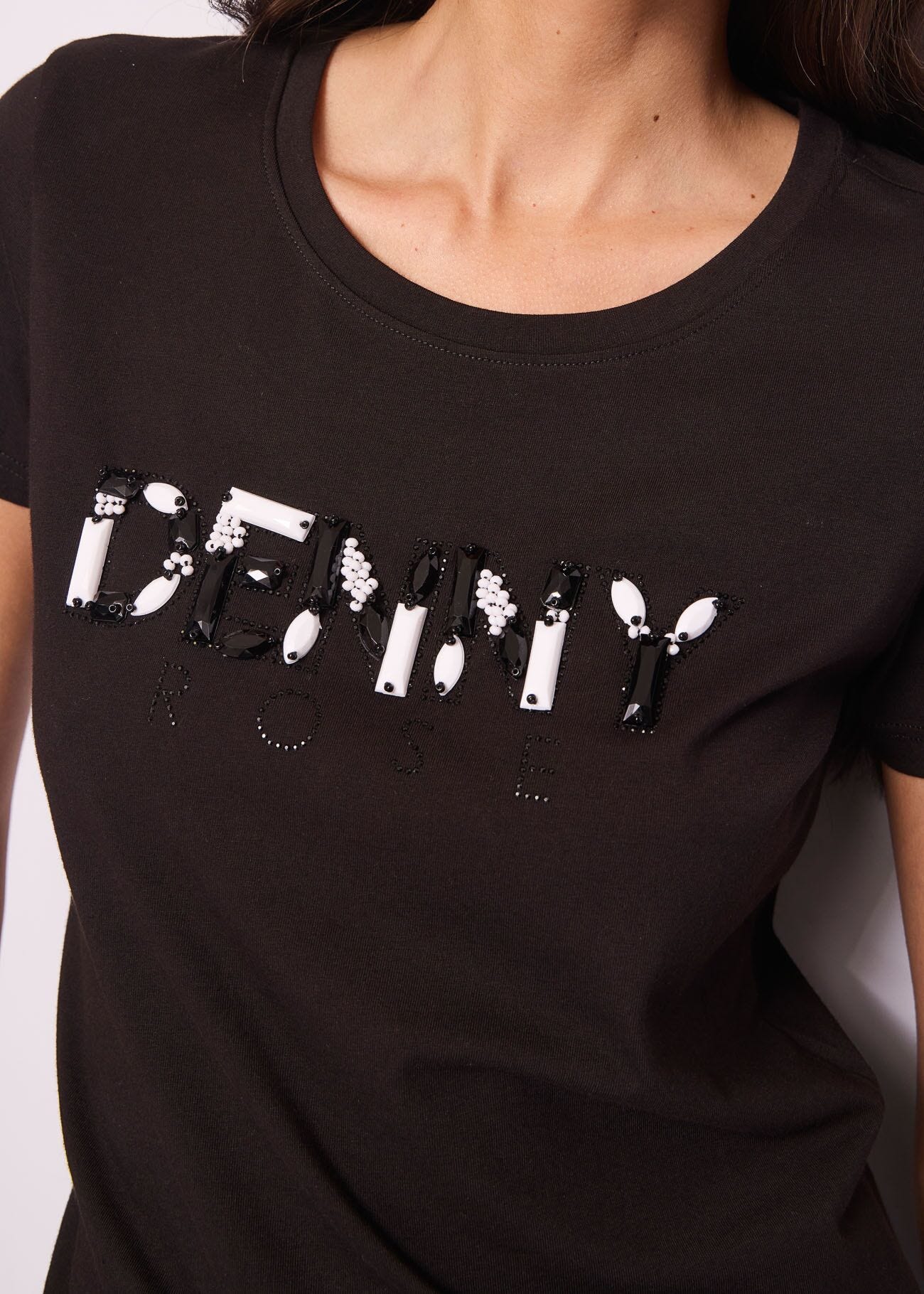 Camiseta negra de algodón con logotipo