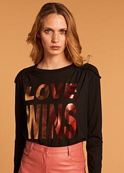 T shirt Love Wins Denny Rose